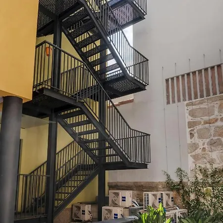 Nomad Apartment, By Bolhao Residences דירה *